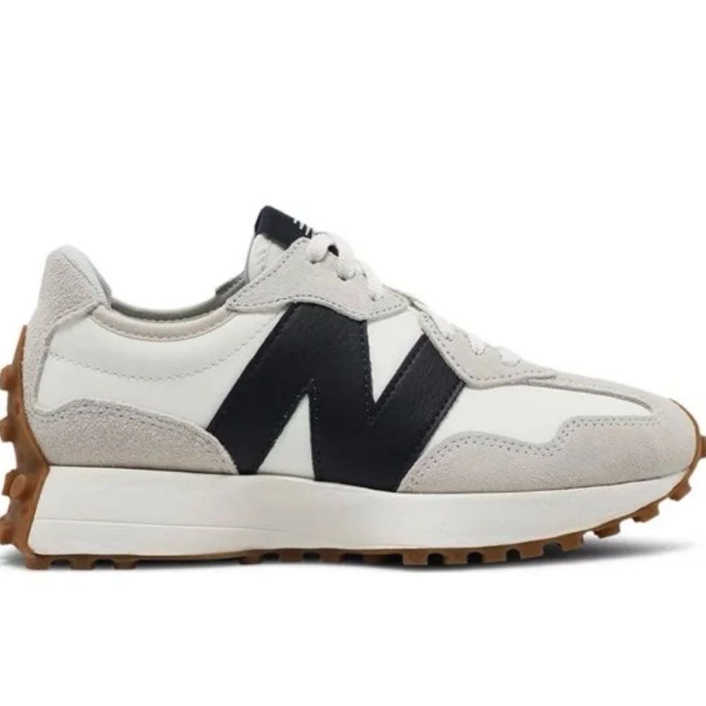 New Balance 327 Moonbeam Navy Women’s Sneaker 9